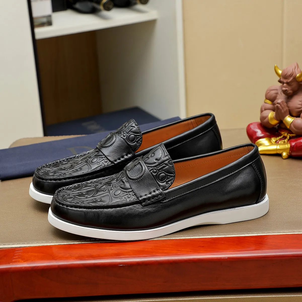 Men's clothing and shoes 💰460 💰🔥[Dior] High-end top-notch 🔝 purchasing agent 🔍🔍The latest 🇺🇸 counters are on sale simultaneously, original Italian brand · brand totem cloth sewn with brand cloth label · paired with calfskin · (high-end, nobility and class) exquisite workmanship (cow Leather lining) Sole: Original two-color sole ⚠️outsole specially provided by the original factory. Comfortable, wear-resistant, non-slip, real-life photoshoot🎬The real thing is more beautiful🔍Color: Color optional💕💕Number of yards: 39-44 (customized at 38.45.46)...